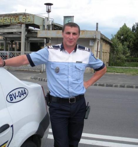 Cel mai iubit polițist: „M-a sunat tata plângând, mama a fost dusă de Urgență, îmi voi da azi demisia!” Fanii lui Marian Godină se întreabă: i-a spart cineva contul de FB?