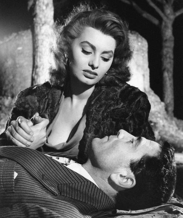 IDOLUL FEMEILOR, dorit de Sophia Loren și Gina Lollobrigida, dar nefericit. Povestea actorului Raf Vallone: era pe scenă, dar se visa pe terenul de fotbal