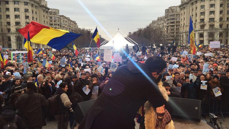 Carmen Avram, mesaj pentru români: „La ora 15.00, va fi toată lumea! Pentru a rămâne liberi este nevoie să fim împreună în Piața Constituției!”