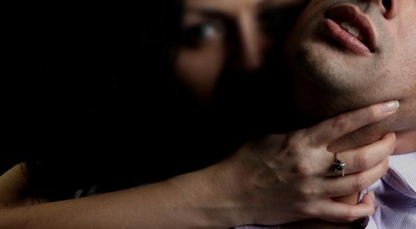 Există un loc unde femeile &icirc;și iau mai mulți soți și trăiesc toți &icirc;mpreună!