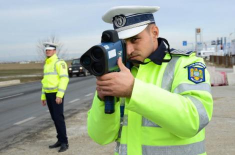 Viteză record pe șoselele din România. Cu cât a fost prins cel mai grăbit șofer din țară și ce amendă enormă a primit