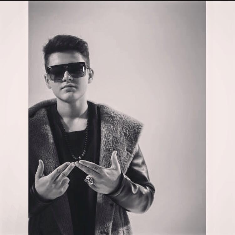 Videoclip &icirc;n premieră la "Neatza", nou succes muzical! Mario Fresh, "fiul" lui Alex Velea, cucerește toate topurile