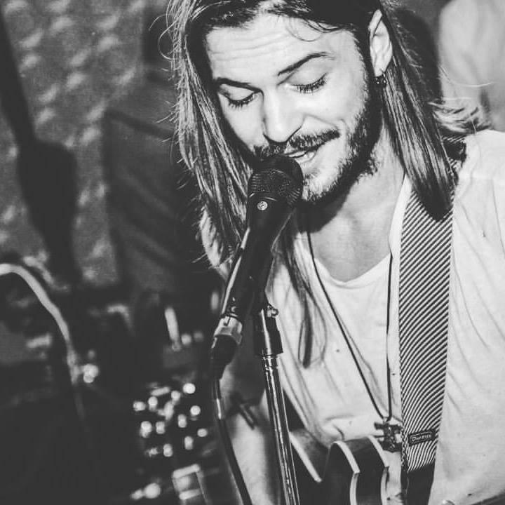 Finalistul X Factor, un adevărat fenomen! Alex Mațaev ne invită "Să ne jucăm"! Fetelor, pregătite pentru noua piesă?