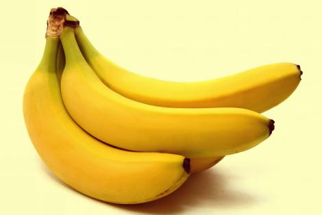 Mănânci banane la micul dejun? Cea mai mare greşeală, spun specialiştii