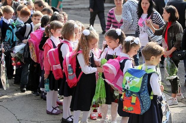 Se &icirc;ngroașă gluma. Cum &icirc;ți mai poți &icirc;nscrie copilul de șapte ani &icirc;n clasa I