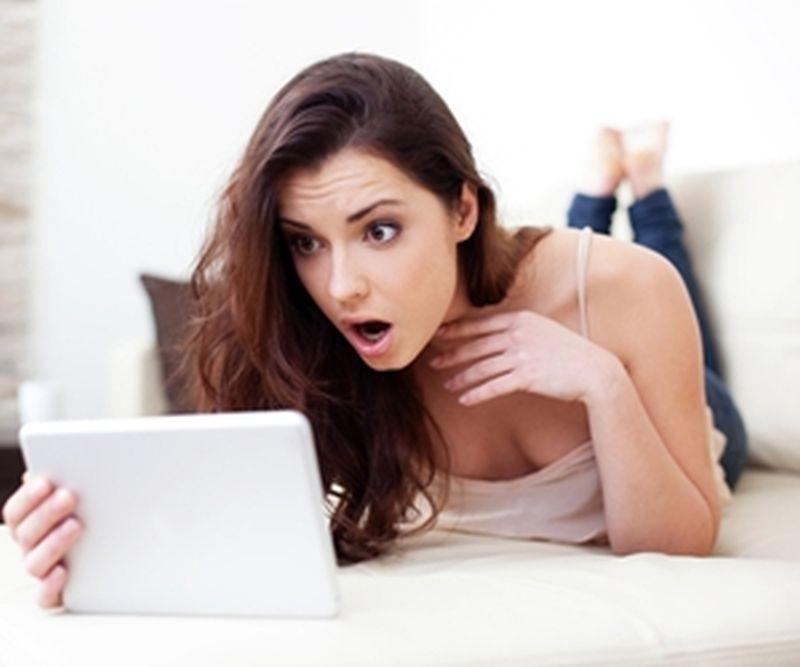 Rom&acirc;nii au țipat &icirc;n gura mare: Doamne ferește, asta nu e artă! Detaliul din fotografia care a SCANDALIZAT &icirc;ntreaga țară