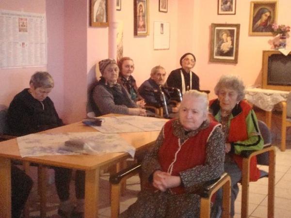 Căminele de bătr&acirc;ni vor primi 595 lei pe lună pentru fiecare v&acirc;rstnic internat