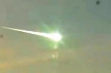 Un meteorit uriaş a explodat deasupra Pământului!