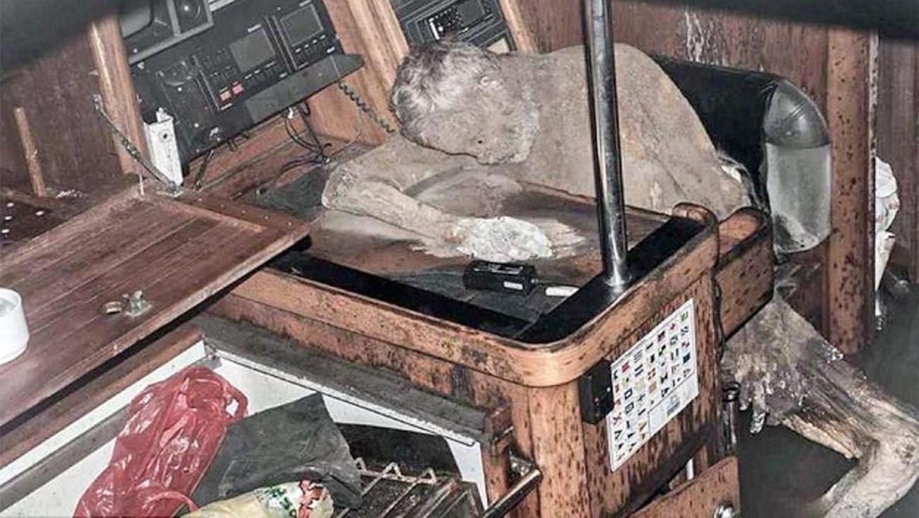 Descoperire &icirc;ngrozitoare! Corpul mumificat al unui neamţ, găsit pe un iaht &icirc;n derivă