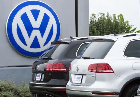 Volkswagen începe repararea vehiculelor ale căror emisii poluante depăşesc limitele legale. Află ce trebuie să faci!