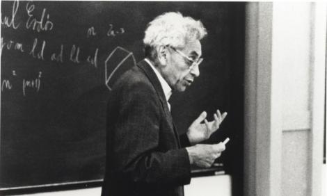 GENIUL Paul Erdős avea o SINGURĂ AVERE: un geamantan cu haine. După ce vei citi povestea asta, vei începe să arunci lucrurile inutile!