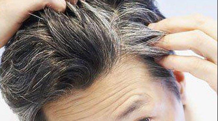 Ai fire cărunte? Nu dispera! Trucul care te va menține t&acirc;năr costă doi lei