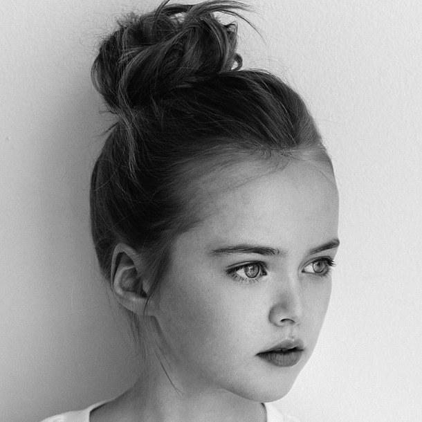 Cel mai t&acirc;năr model are doar 10 ani! Kristina Pimenova este v&acirc;nată pentru frumuseţe ei de toate casele de modă din lume!