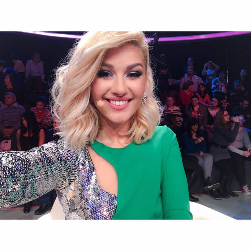 Alina Eremia a răspuns fanilor! Frumoasa c&acirc;ntăreaţă a fost c&acirc;t se poate de sinceră: "Am trei tatuaje şi..."