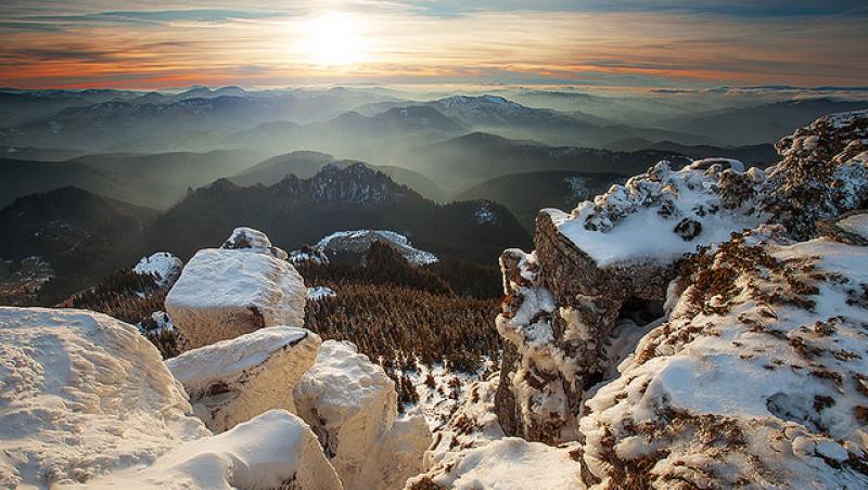 FOTO.  Cum  poți  fi  mai  fericit  explorând  unele  dintre  cele  mai spectaculoase priveliști din România