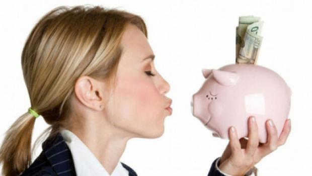 Banii vin și pleacă, fă-i un cadou persoanei iubite! Zi agitată pentru nativii din zodia Fecioară. Horoscopul de joi!