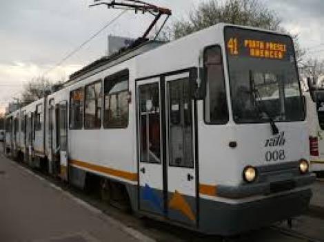 UPDATE: Circulaţia tramvaielor de pe linia 41 a fost reluată în București