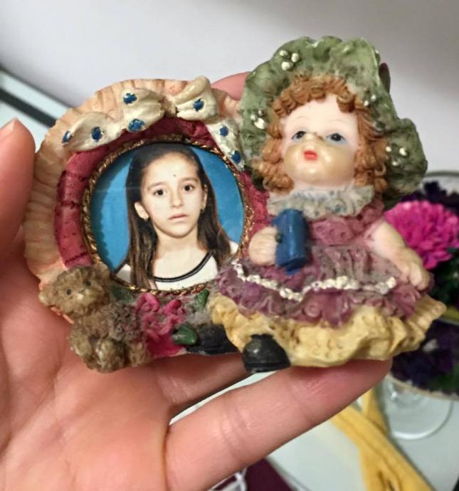 Te provocăm! Este una dintre cele mai SEXY c&acirc;ntăreţe de la noi! O recunoşti?