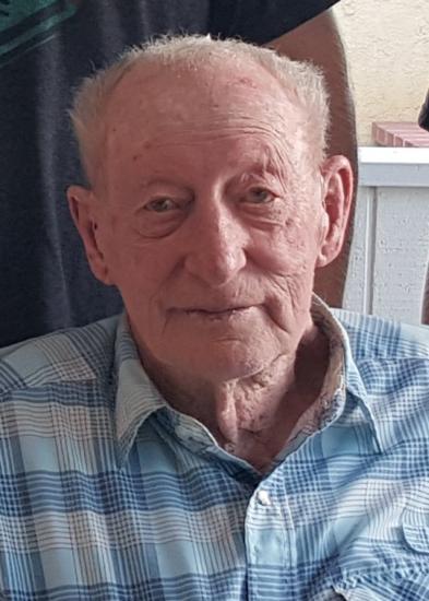 Un bătr&acirc;nel simpatic a fost ajutat de tot internetul pentru pentru a c&acirc;știga pariul cu copiii săi! Despre ce a fost vorba?