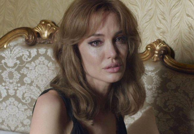 Angelina Jolie face lumină &icirc;n cazul divorțului. Reacția actriței după ce Brad Pitt a fost surprins &icirc;n compania Selenei Gomez