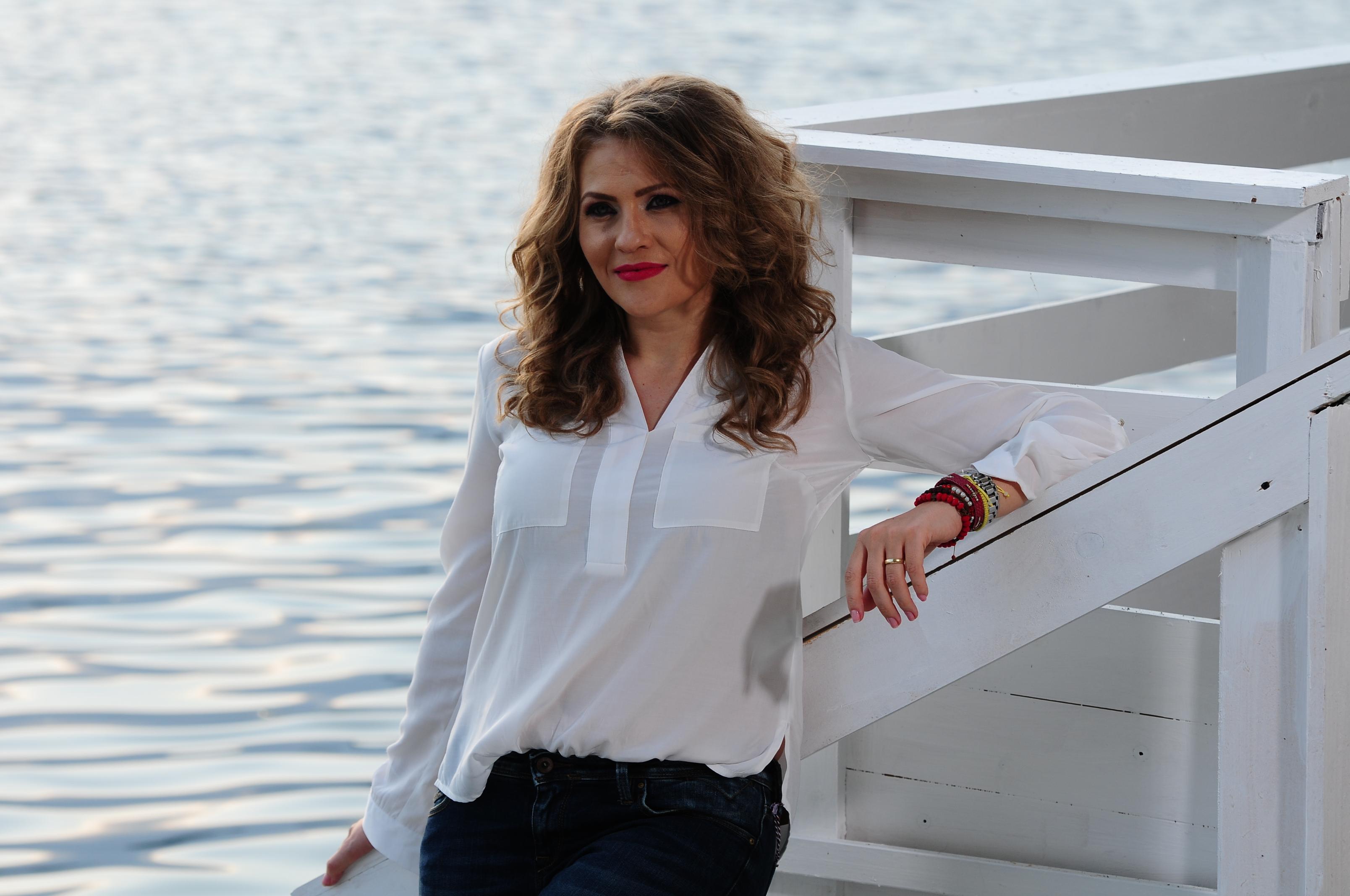 Fanii &bdquo;Mireasă pentru fiul meu&rdquo;, luați prin surprindere! Cum petrece Mirela Boureanu Vaida de ziua ei!