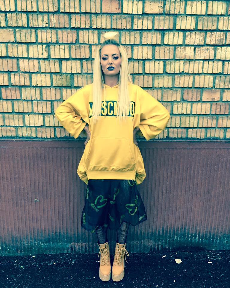 WOW! Aşa arată coperta noului album al Deliei. Fanii sunt &icirc;n delir: "E perfectă!"