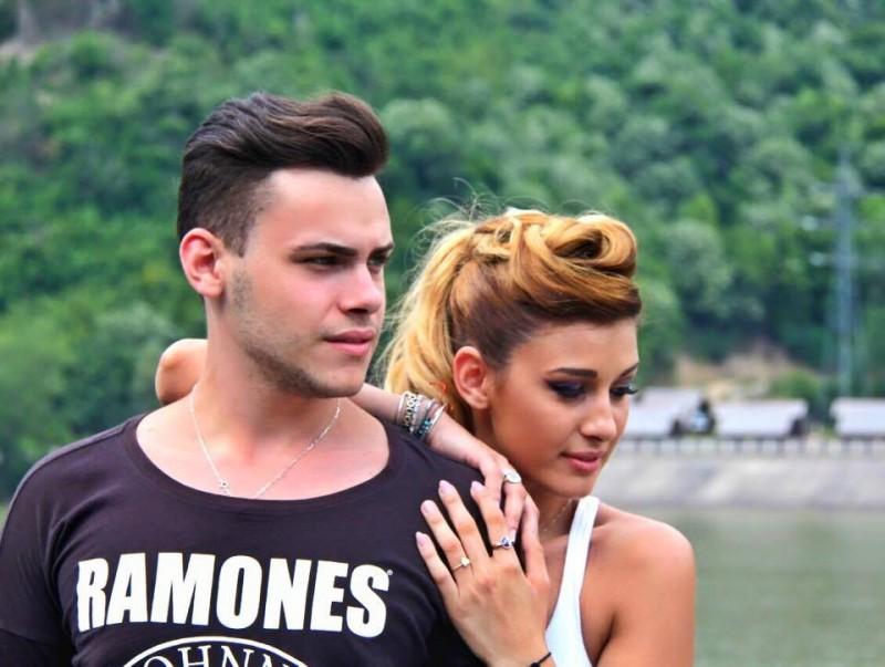 Alina Eremia dă din... casă, iar fanele fratelui său sunt &icirc;n delir! "Mircea s-a apucat de..."