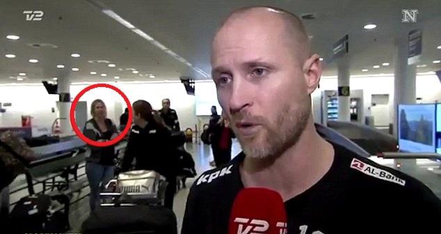 O femeie a dispărut &icirc;n direct, chiar &icirc;n timpul unei emisiuni! Cum a fost posibil așa ceva?