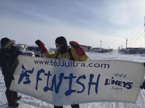 Ultraromânul de fier! Tiberiu Ușeriu a câștigat ultramaratonul de 566 de km de la Cercul Polar, cea mai dură competiție din lume. A alergat la -60 de grade