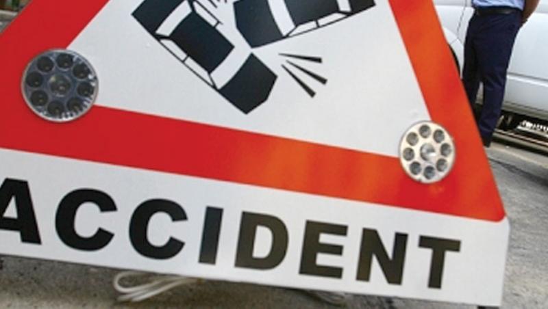 Accident  „în lanț” la intrarea în Bucureşti: Trei maşini implicate şi opt răniţi