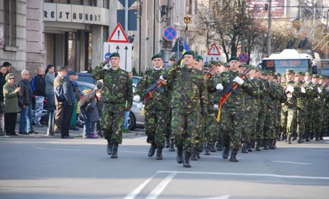 Anunţ oficial! Din 2017, poţi face armată &icirc;n Rom&acirc;nia. Te &icirc;nscrii doar dacă vrei şi primeşti bani pentru asta