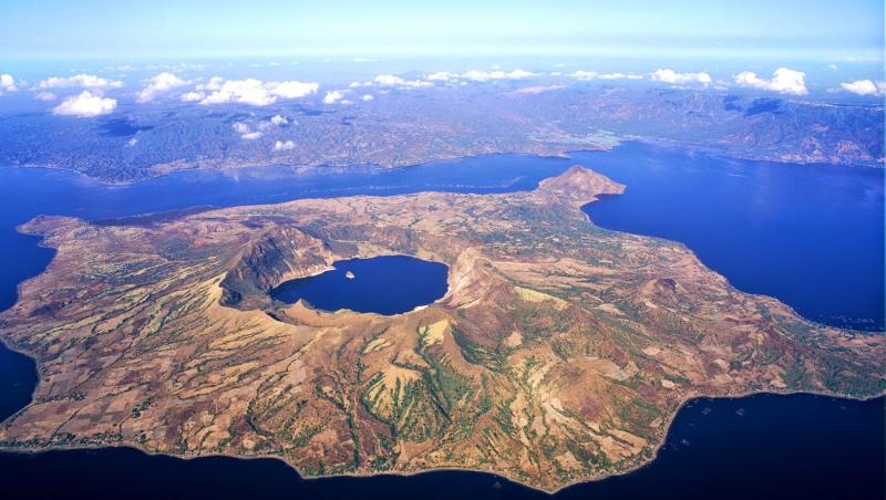 Taal, Filipine. Insula cu un lac ce conține o insulă cu un lac ce conține o insulă cu, ce să vezi, un lac!!!
