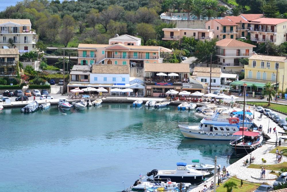 Staţiunea Kassiopi, &icirc;ntre tradiţional şi modern