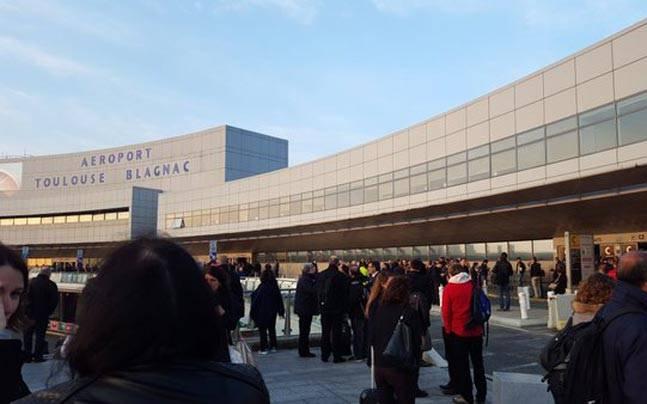 Franța: Aeroportul din Toulouse a fost evacuat pentru o &bdquo;inspecție de securitate&rdquo;