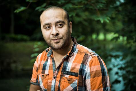 &bdquo;De ce musulmanii nu ies &icirc;n stradă să protesteze &icirc;mpotriva teroriștilor&rdquo;! Răspunsul răvășitor al unui bărbat de origini arabe!