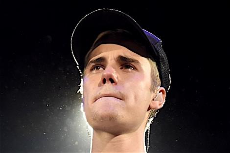 Justin Bieber a decis să renunțe: "Mă simt complet golit și nefericit!" Anunțul cu care și-a înlăcrimat fanii