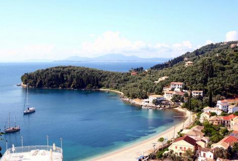 Plajă și istorie în Corfu