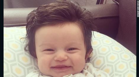 FOTO! Bebelușul care a înduioșat internetul: ”Eu știam că nou-născuții au chelie ”