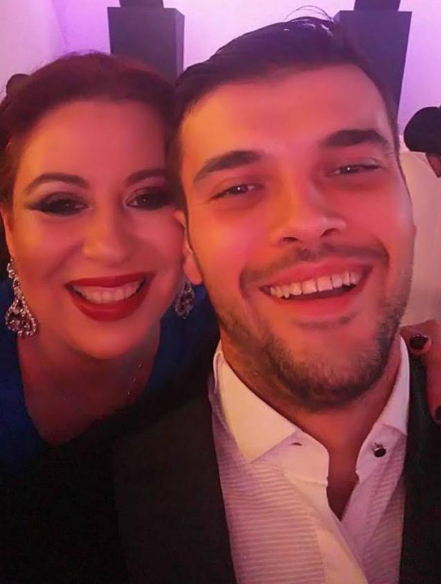 Siluetă nouă, coafură perfectă și look de adolescentă! Oana Roman a &icirc;ntinerit cu zece ani! Cum a apărut vedeta la o emisiune tv