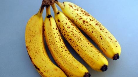 Banana cu pete pe coajă este o armă redutabilă împotriva cancerului!