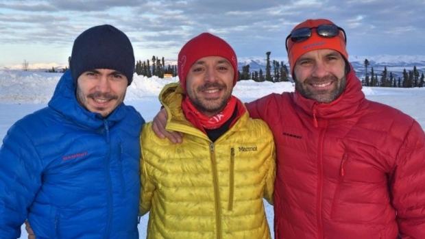 Andrei Roşu şi Vlad Tănase, băieții de la Cercul Polar, ne-au vorbit nouă, muritorilor de r&acirc;nd: "Ne-am hrănit o săptăm&acirc;nă numai cu m&acirc;ncare deshidratată"