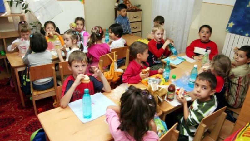 O grădiniţă din Piatra Neamţ a fost închisă după ce mai mulți copii s-au îmbolnăvit și au ajuns la spital. Ce au descoperit inspectorii este de neconceput