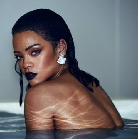 Pictorial incendiar! Rihanna, mai sexy ca niciodată pe coperta revistei Vogue