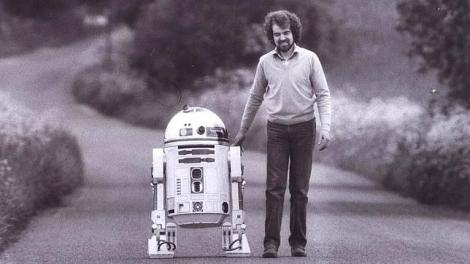 Fanii Star Wars sunt în doliu! Tony Dyson, părintele celui mai celebru robot din lume, a murit