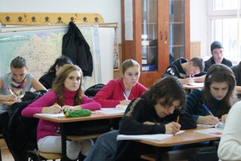 E nebunie în România! Se scoate o MATERIE IMPORTANTĂ din programa şcolară