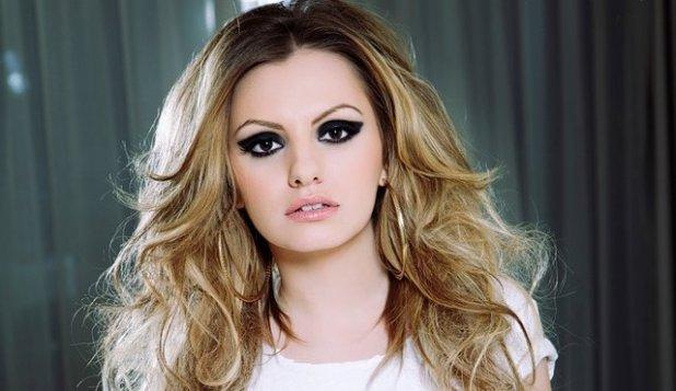 Alexandra Stan, apariție controversată, fără machiaj: "Ce poză &icirc;nfricoșătoare, uită-te la ochii tăi!"