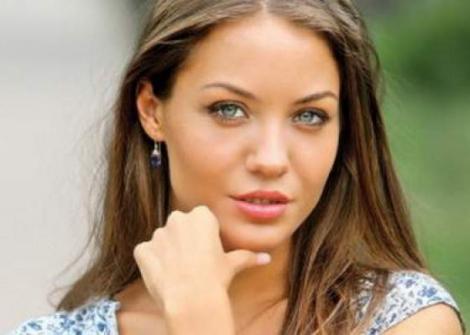 Povestea tragică a Angelinei Jolie de România."Ce poţi spune despre o fată de 22 de ani care s-a sinucis? Că era frumoasă şi sclipitoare?"