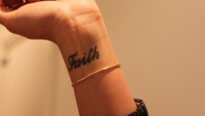 Uită-te bine la m&acirc;na ta! Află ce reprezintă fiecare dintre cele patru linii de la &icirc;ncheietură