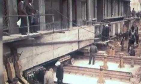 Ceaușescu a ordonat și blocul a fost mutat... cu tot cu locatari. Avea 3.100 de tone şi nu se încadra în peisaj - VIDEO+FOTO