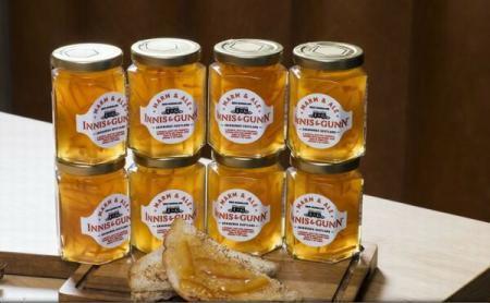 Bere pe p&acirc;ine? Acum este posibil! S-a lansat berea tartinabilă. Uite unde se găsește și cum o poți servi la micul dejun